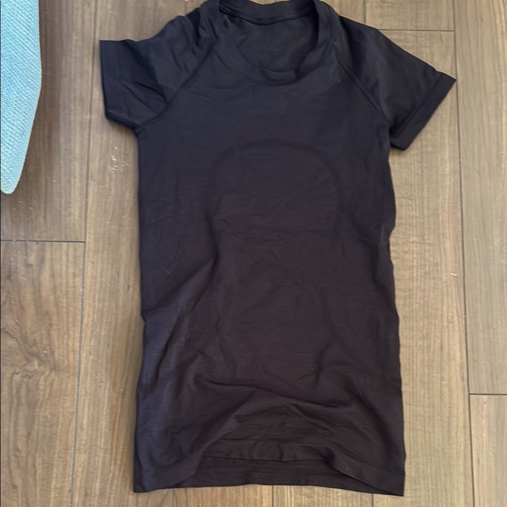 lululemon athletica Black Short Sleeve Tee